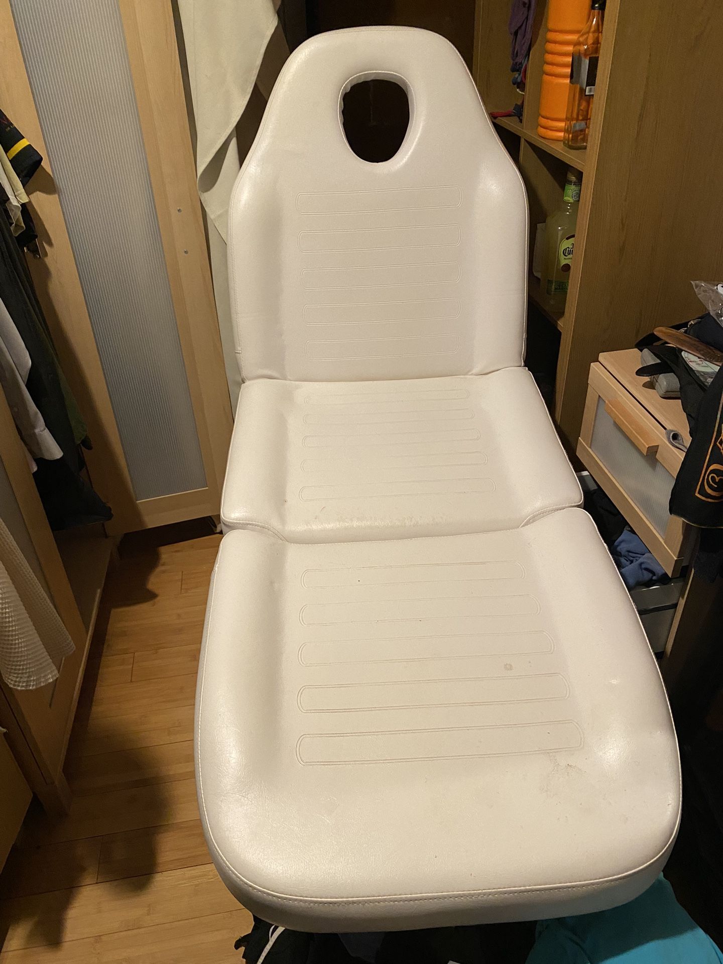 Pending Pickup Today Free Massage chair 