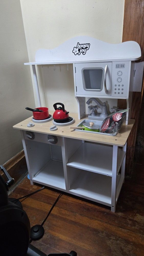 Toy Kitchen