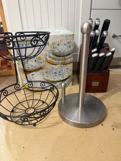 🔑Dinner plate set and more!!