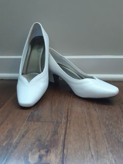 Women's White Work/Dress Shoes