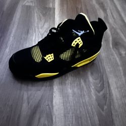 Jordan’s 4 Bumblebee 