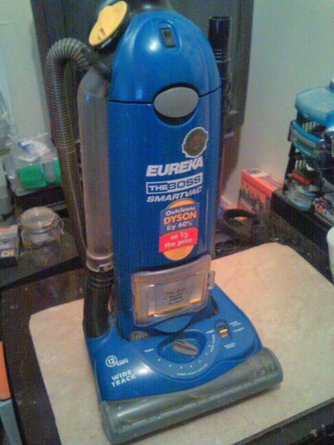 Eureka Wide path The Boss Smart Vac with HEPA filter