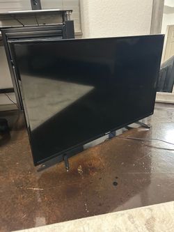 Hisense 41” Roku Smart LED LCD TV