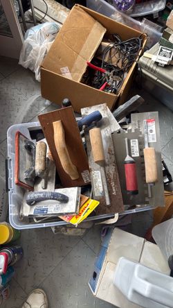 Spatulas and trowels