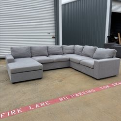 Excellent Condition Grey Sectional Couch Delivery Available 🚚