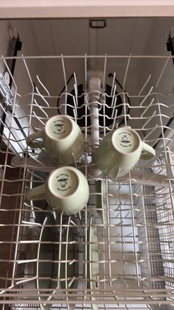 7 plates 3 coffee mugs