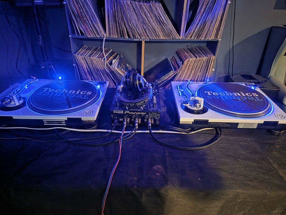 Technics 1200 Turntables MK2