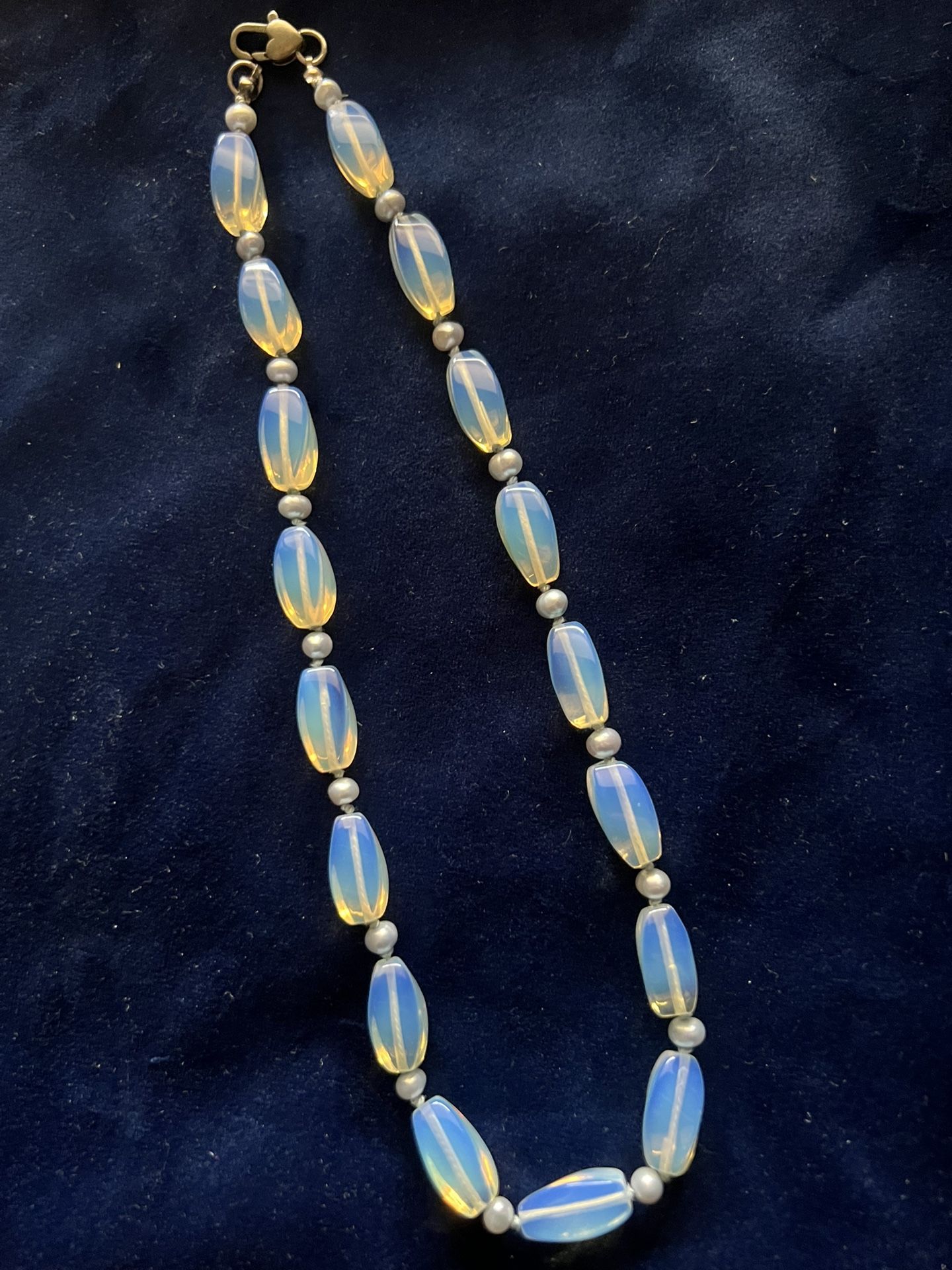 Handknotted Moonstone And Pearl 16.5 Inch Necklace