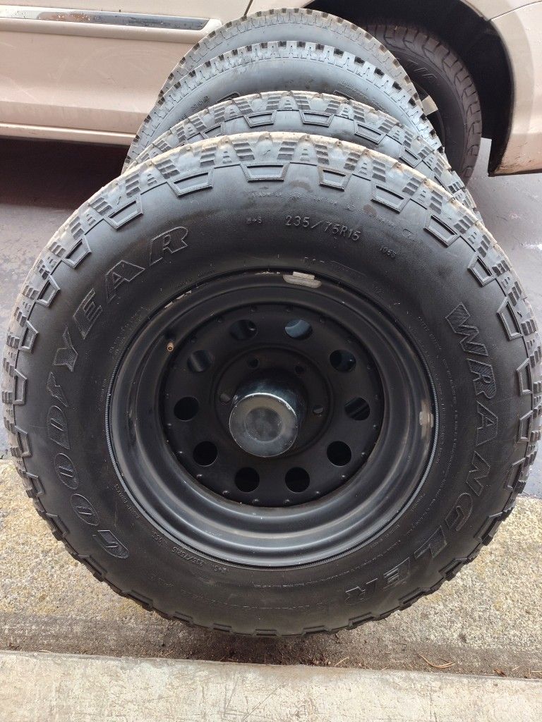 235/75R15 Set 4 Wheels And Tires 6x5.5 Toyota, Chevy, Nissan 