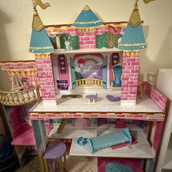 Free! Large Doll House