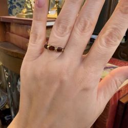 14K Gold Garnets Ring Band 