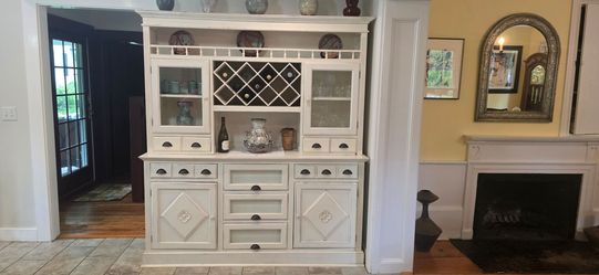 My friend is moving and selling this item.