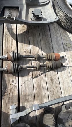 2005 honda element front axles