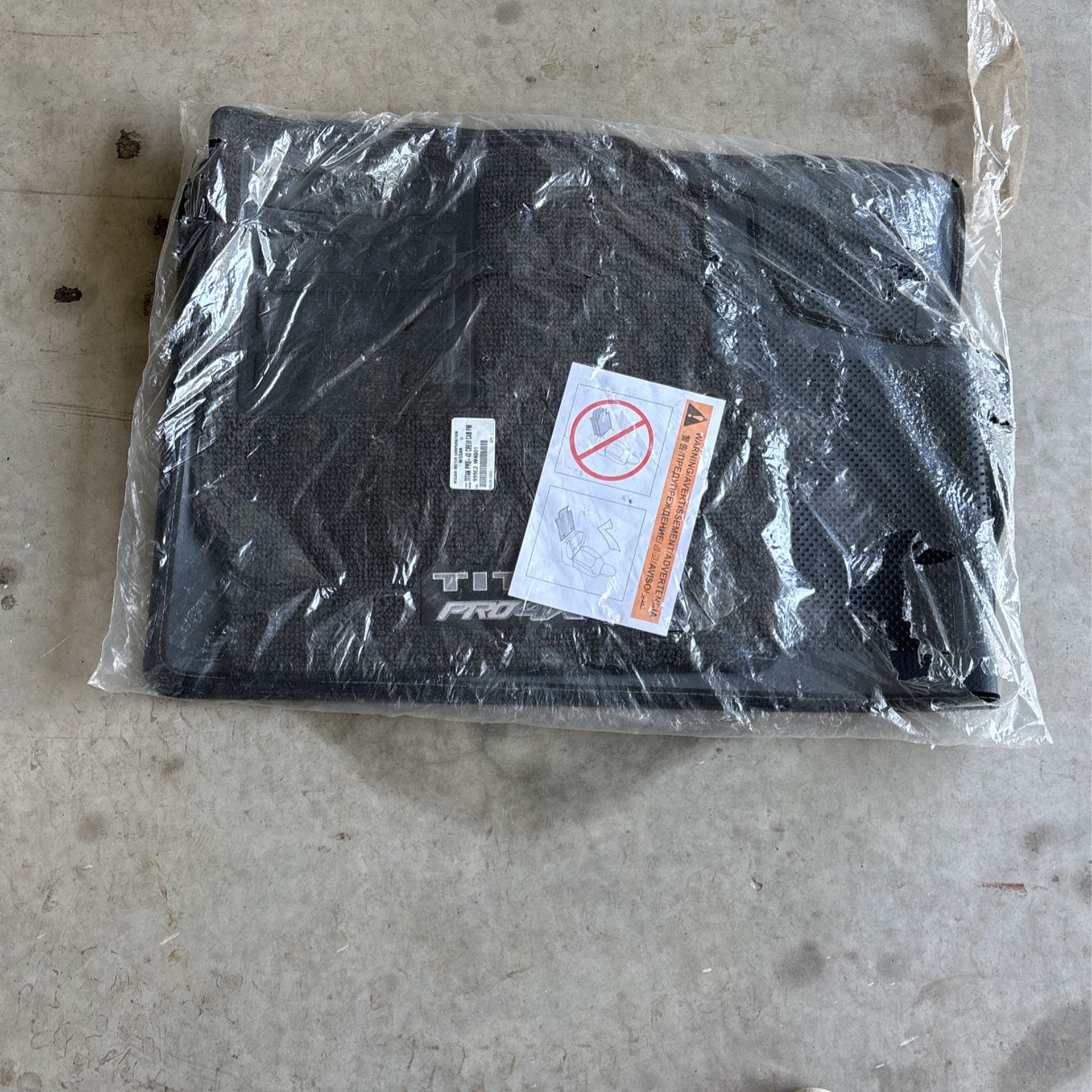 Nissan Titan Floor Mats Never Used