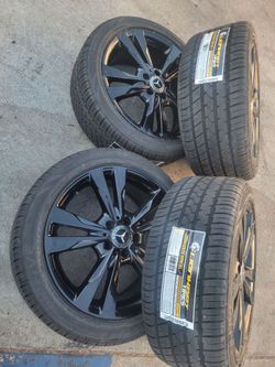 OEM 18" Staggerd MERCEDES BENZ C300 Wheels with  new tires