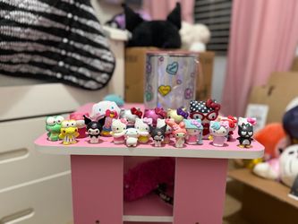 Hello Kitty Figures