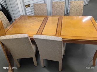 Dining room table