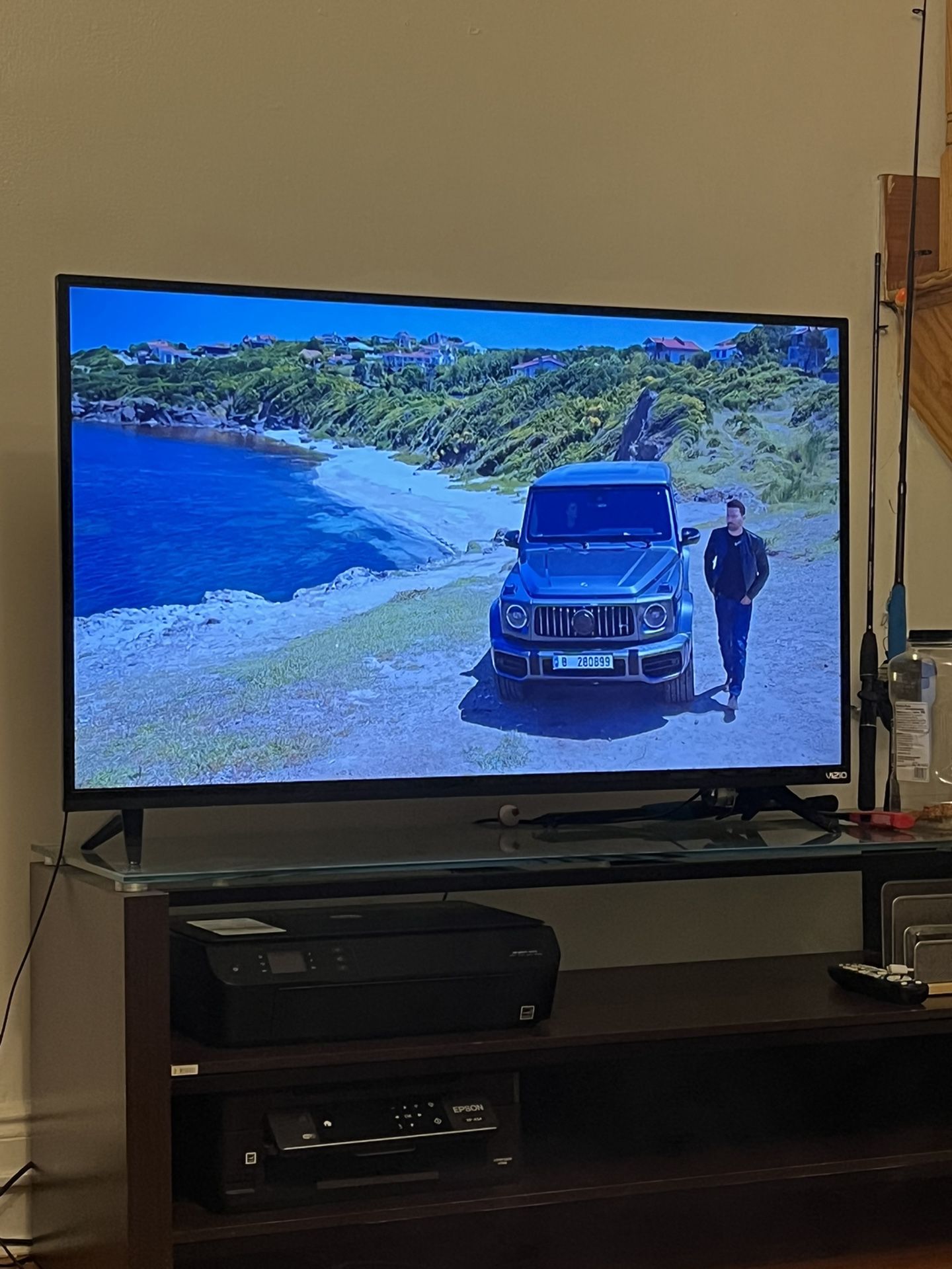 Vizio E-Series 48” Smart TV 1080p Full HD W/ Amazon Fire stick 