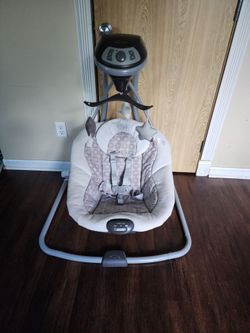 Graco Simple Sway Baby Swing, Side‑to‑Side Sway, Infant Swing with 6 Speeds, Vibration, Abbington