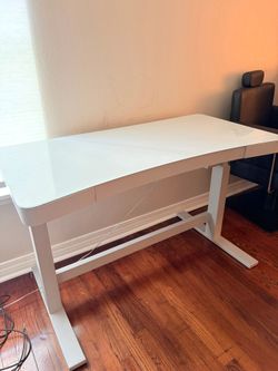 Adjustable table