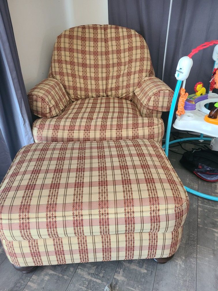 2 Chairs,1 Ottoman