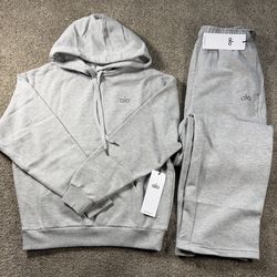 ALO YOGA ACCOLADE SET 🔥 Sizes: S-XL Available 