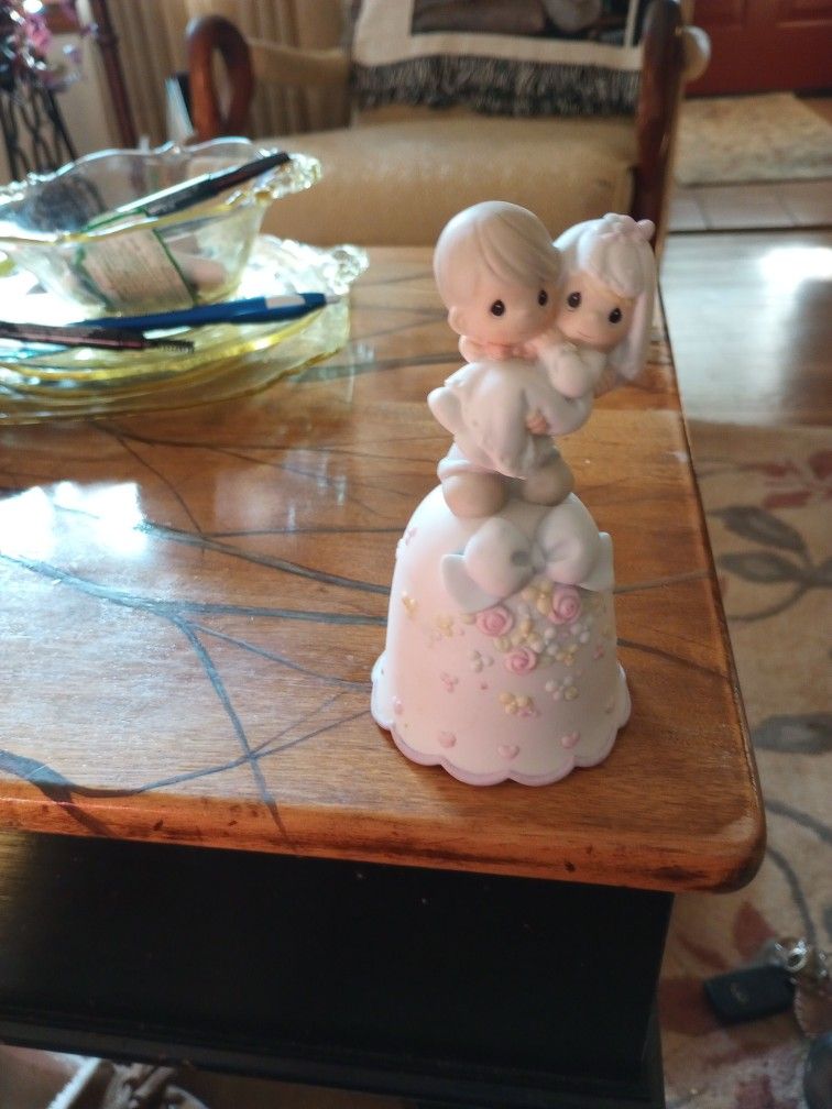 Precious Moments (Bell) Cake Topper)