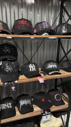 For sale perfumes gorras  carteras