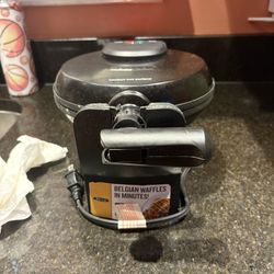 Rotating Waffle Maker