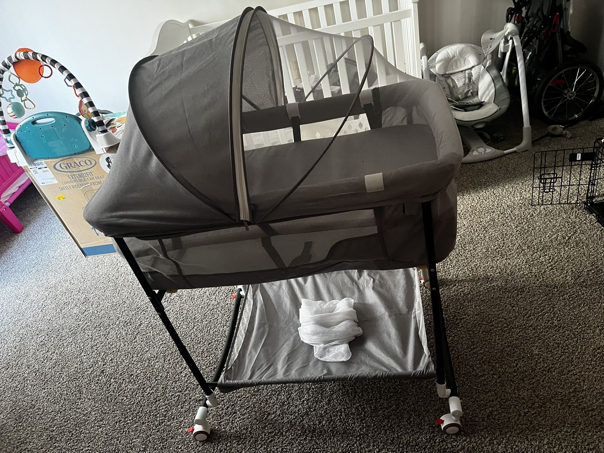 4 in 1 rocking bedside bassinet