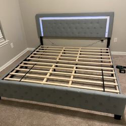 BRAND NEW QUEEN SIZE BED FRAME 