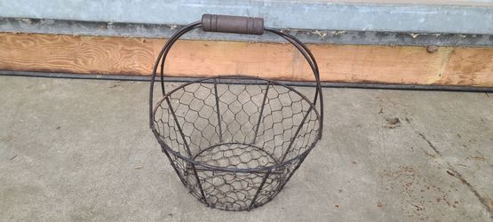 Cute Chicken Wire Basket