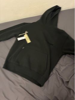 Black essential hoodie