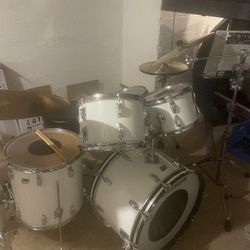 Ludwig  Vintage 6 Piece Drum Set