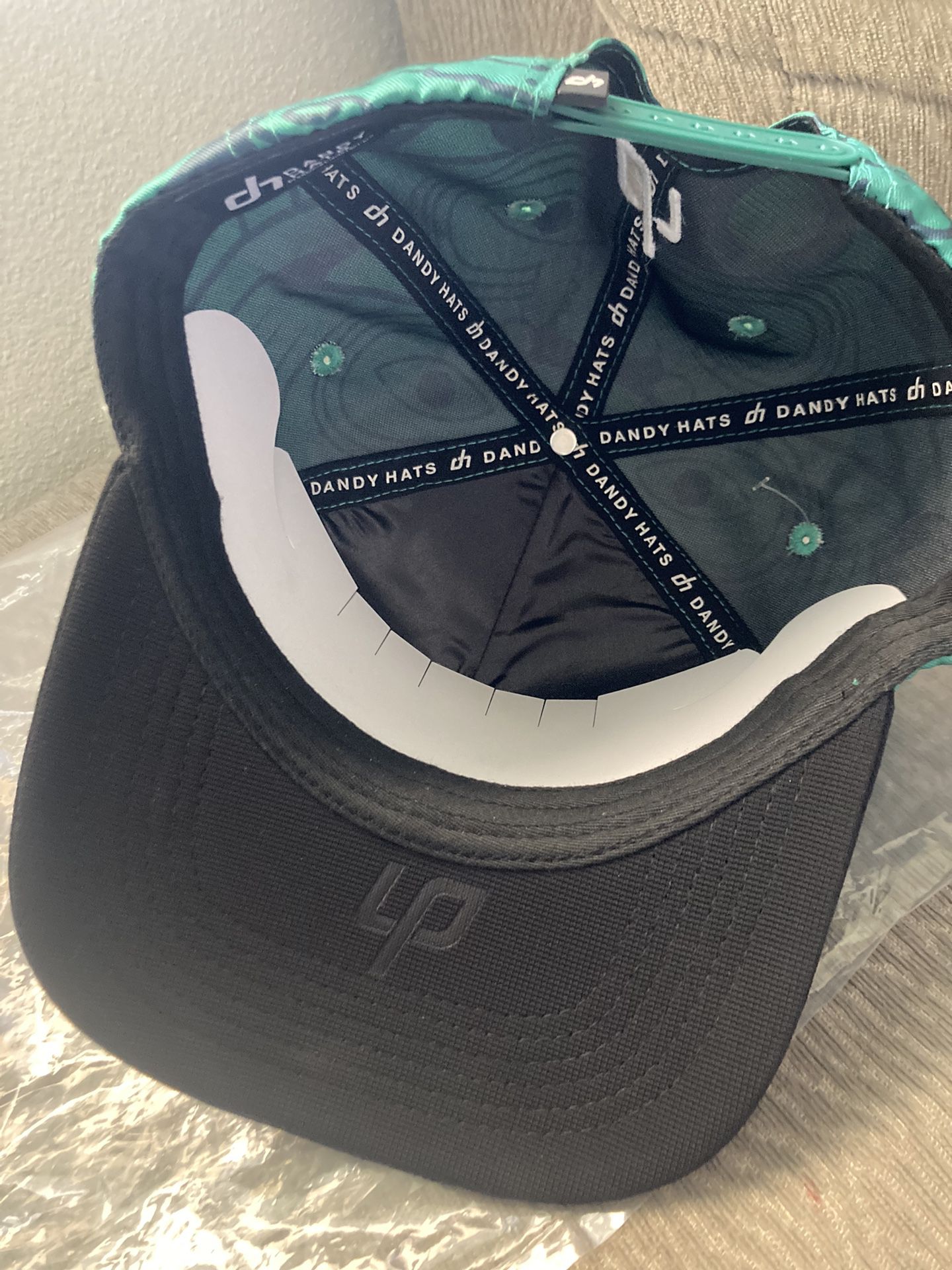 DS SUPREME FW18 PREACH MESH BACK 5-PANEL WOODLAND CAMO HAT for Sale in Los  Angeles, CA - OfferUp