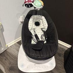 4 Moms Mamaroo Baby Swing 