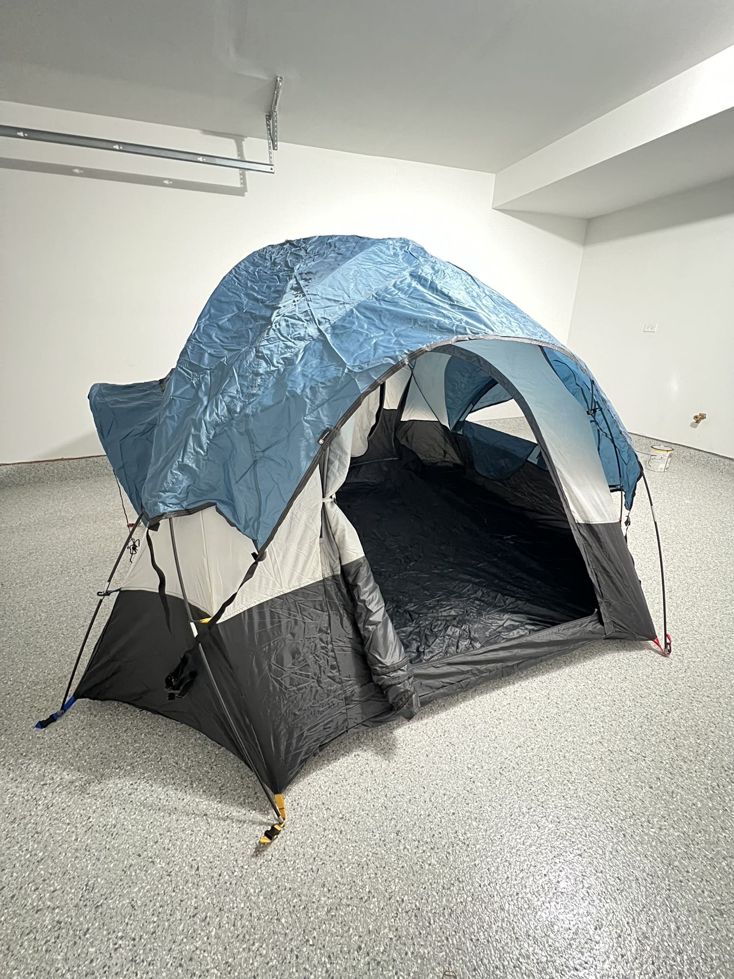 2 Tents & Air Mattress With Pump