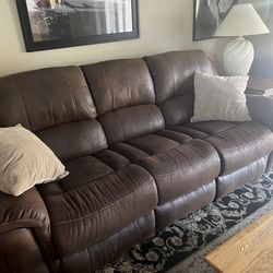 Reclining sofa