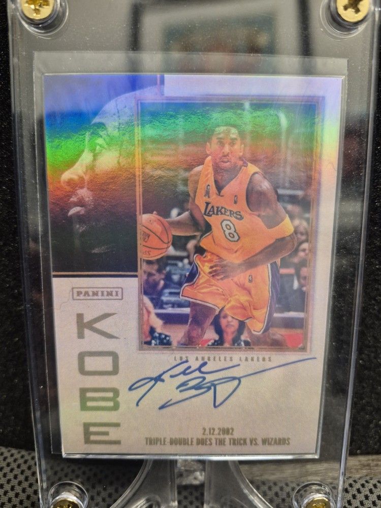 KOBE BRYANT No. 26 PANINI BASKETBALL CARD 2019-20 Auto Mint Condition