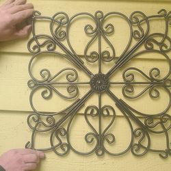 Black Metal Hanging Yard Decor 