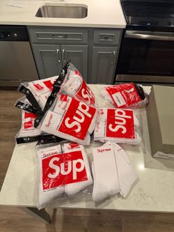 Supreme x Hanes Crew Socks Multi-Pack Lot