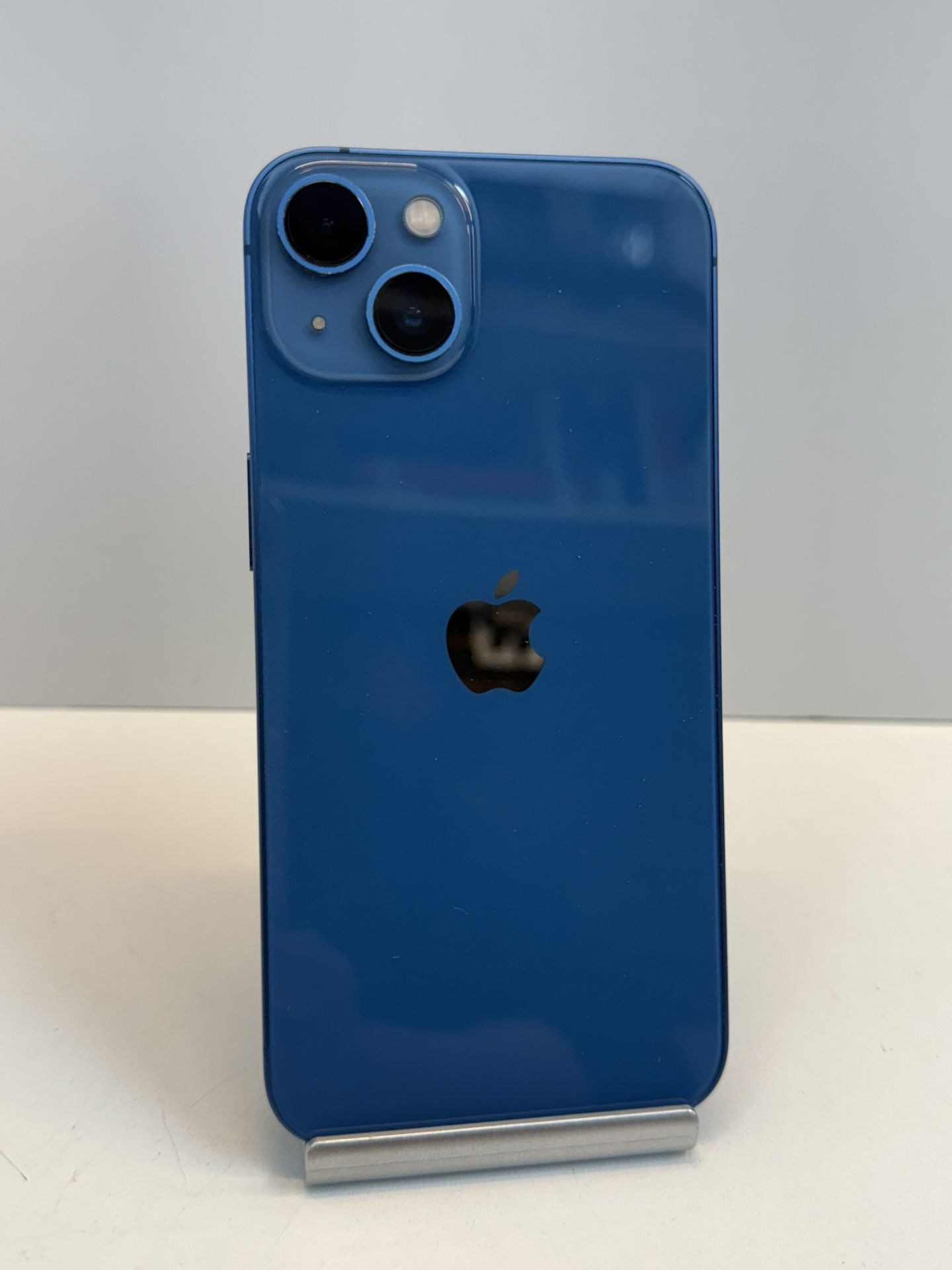 Apple iPhone 13 128gb. ( Unlocked Cellphone )
