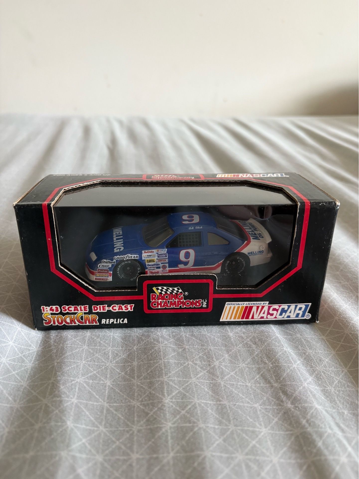 Racing Champions 1:43 Scale Bill Elliott #9 Melling Nascar Die-Cast Stock Car Replica