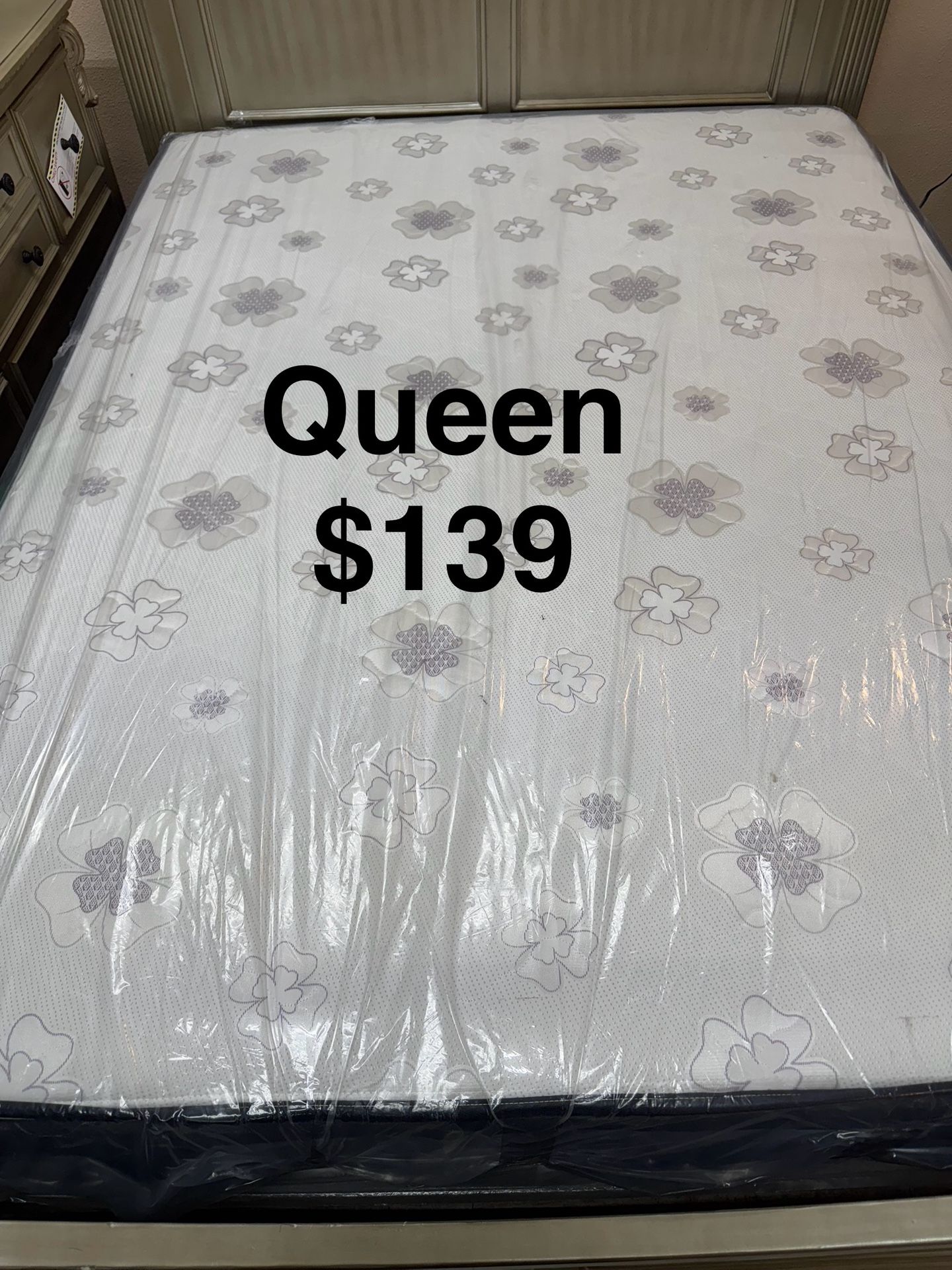 QUEEN MATTRESS 130