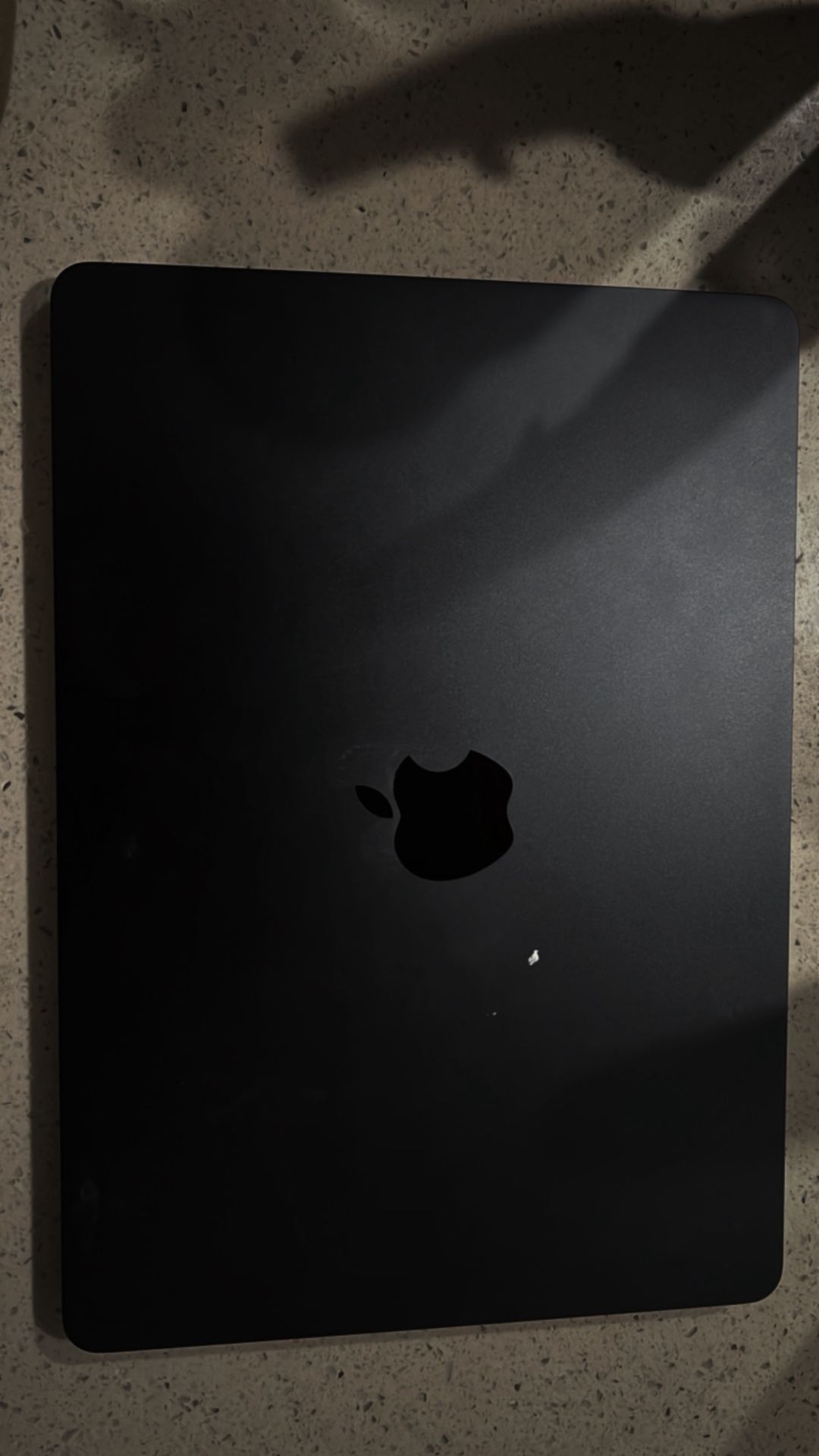 Apple 2022 MacBook Air Laptop with M2 chip: Built for Apple Intelligence, 13.6-inch Liquid Retina Display, 8GB RAM, 512GB SSD Storage, Backlit Keyboar