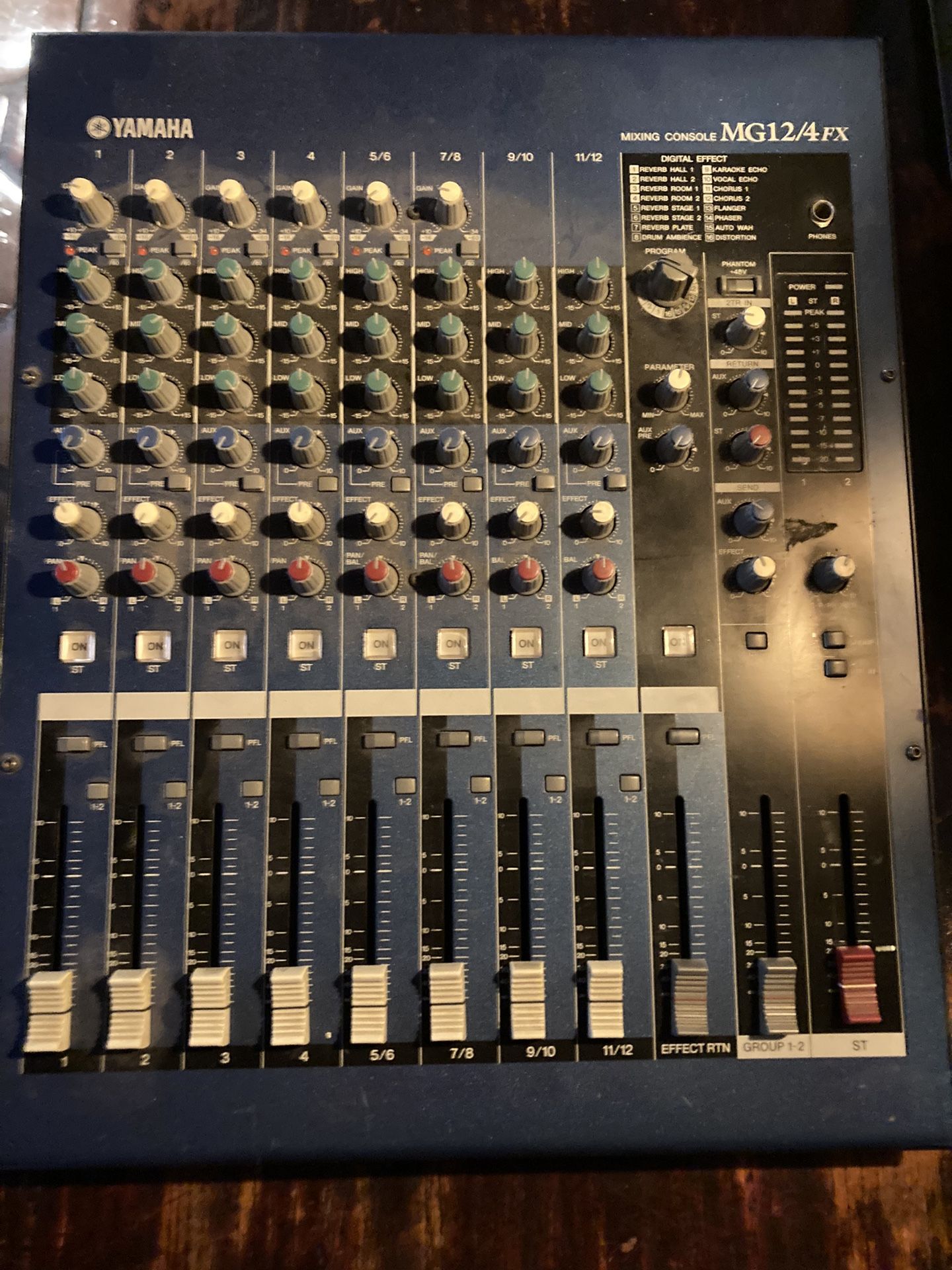 Yamaha mixer, 12 channel mixing console for Sale in Los Angeles, CA