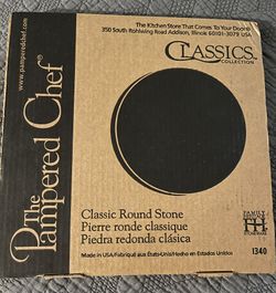 The Pampered Chef Classic Round Stone