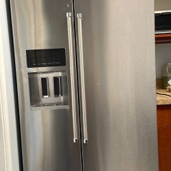 Refrigerator For Sale