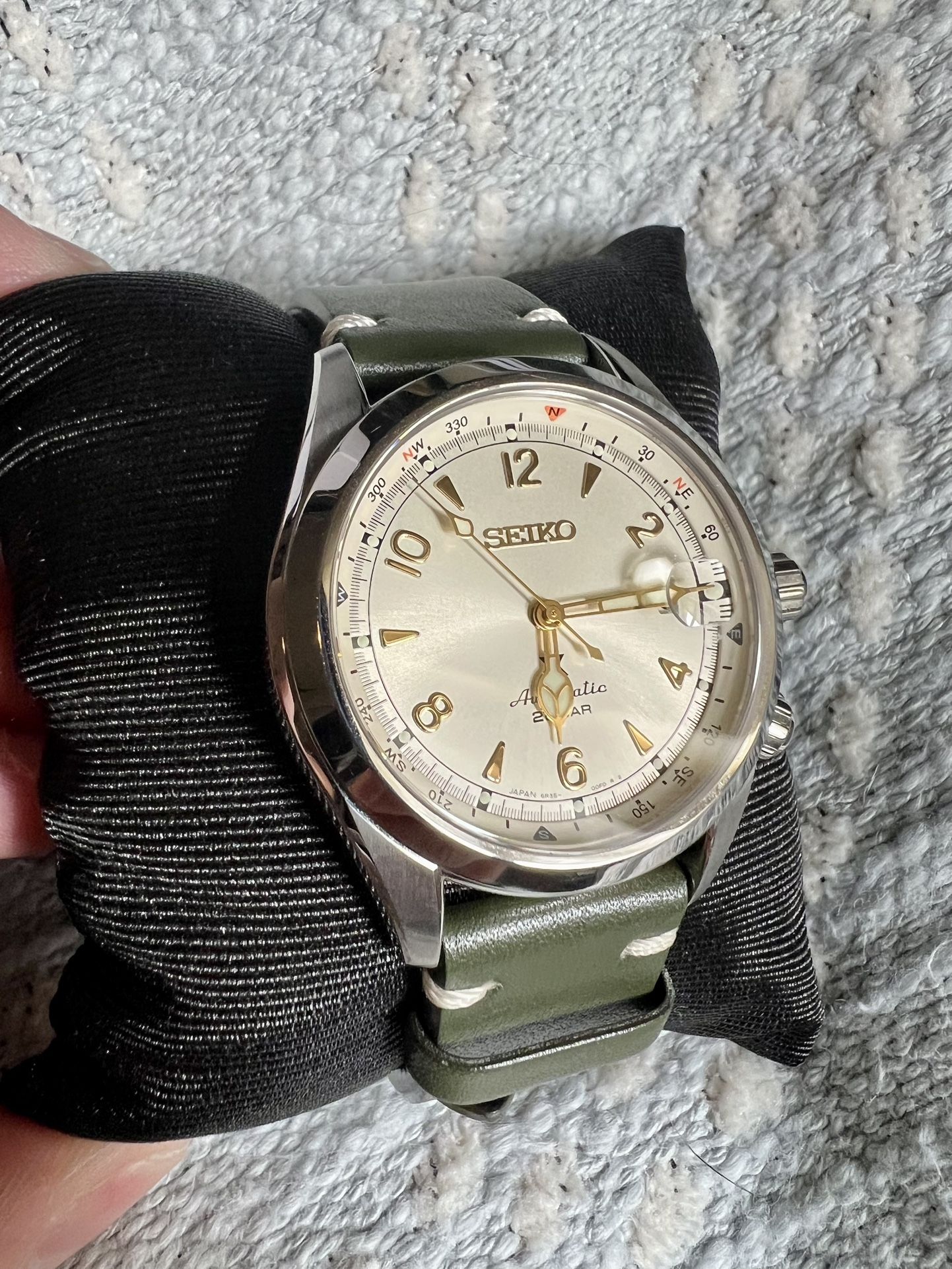 Seiko Prospex "Alpinist" SPB123 With Cream Dial Green Strap Automatic Watch