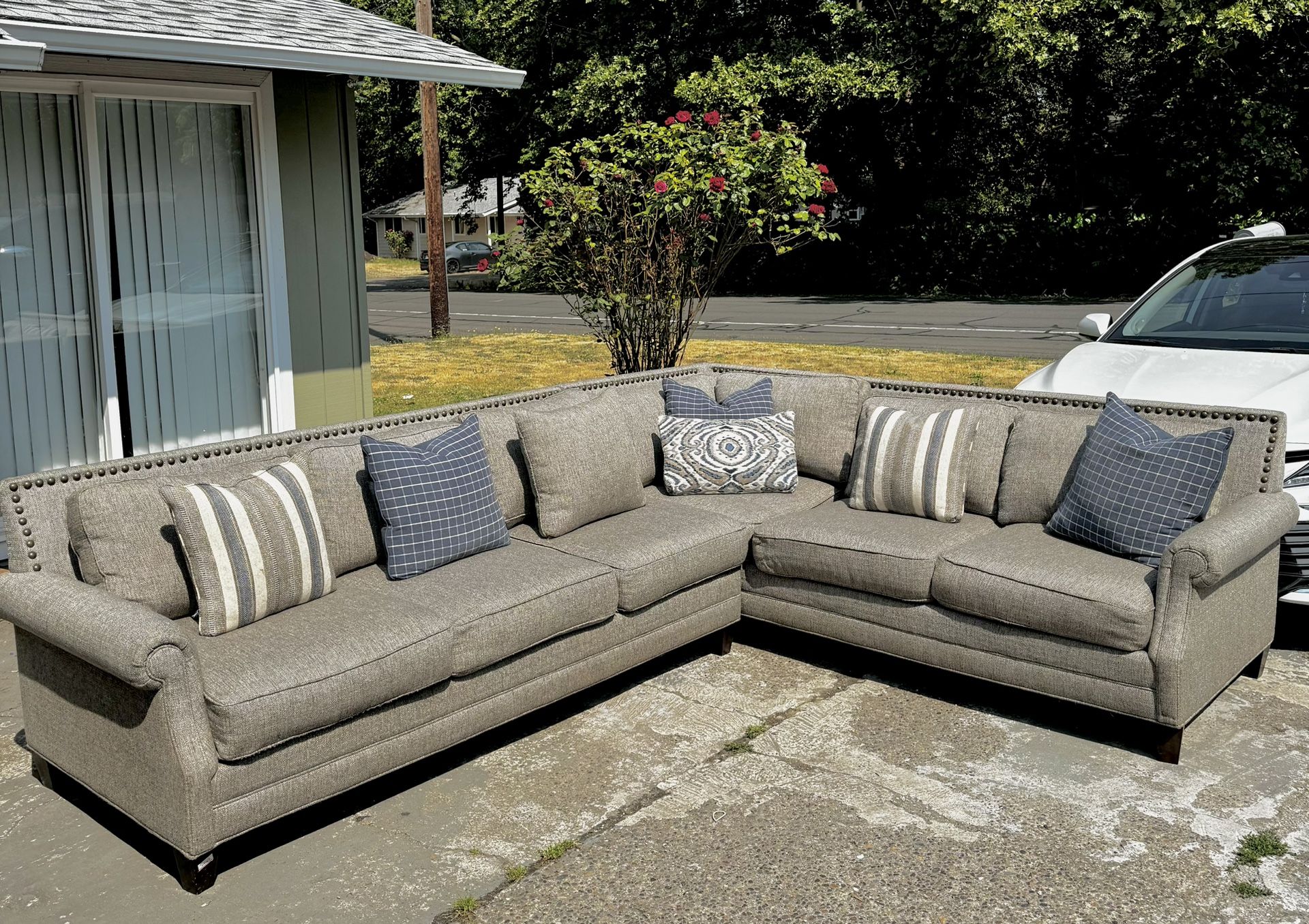 Large Sectional Couch 🛋️